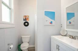 Enjoy a hassle-free stay in this well-equipped bathroom. We've got your essentials covered, including shampoo, a hairdryer, and soft towels, so you can unwind and rejuvenate with ease!