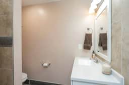 **The Nashville Nest! Minutes frm DT and Airport** - Image 2