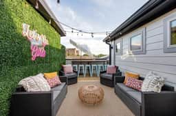 Your private rooftop escape awaits. Ideal for morning coffee, sunset cocktails, and everything in between.