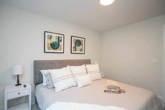 Bedroom 3 | Top of the line bedding in all rooms gives you the 5⭐️ quality while still feeling at home