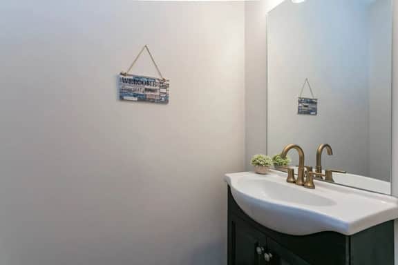 Half bathroom on the second floor:  the perfect addition for your comfort and ease during your stay!