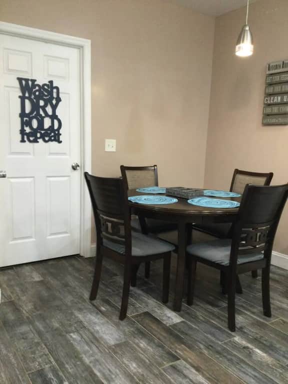 **The Nashville Nest! Minutes frm DT and Airport** - Image 3