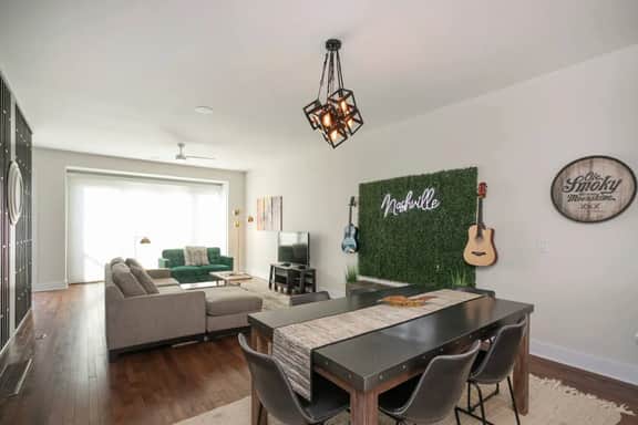 Luxury Escape | Spacious & Safe, 7min to Downtown! - Image 2