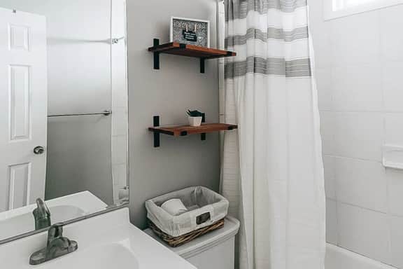 The bathrooms are equipped with everything you need for a comfortable stay. Their design prioritizes your comfort and functionality.