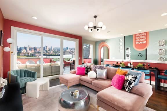 Pink Palace ⁞ DT views ⁞ 5min 2 Broadway - Image 2