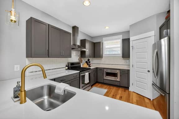 East Nashville Charmer! | 7 min to Broadway - Image 2