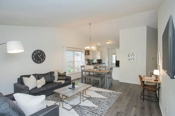 Unwind in our spacious Music City home! Perfect for relaxing with friends and family. With ample seating and cozy vibes, this is the ideal spot to enjoy your Nashville stay!