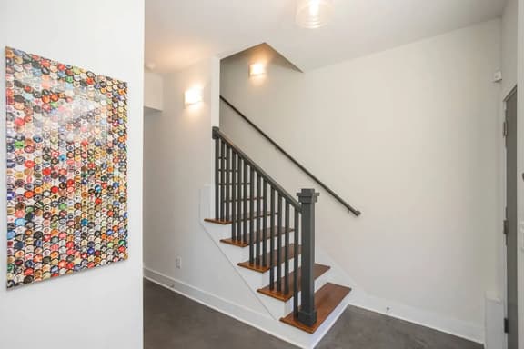 Luxury Escape | Spacious & Safe, 7min to Downtown! - Image 1