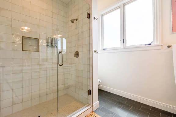 House of Hudson -DBL Unit -Day Spa adjacent too! - Image 1
